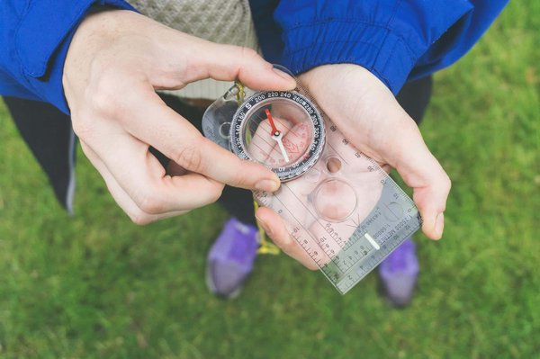 Quels sont les meilleurs itinéraires pour explorer la route des vins en Alsace, France?